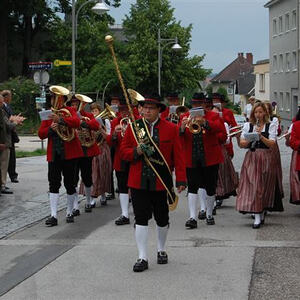 Trachtensonntag mit Ehejubilaren