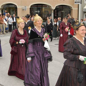Trachtensonntag mit Ehejubilaren