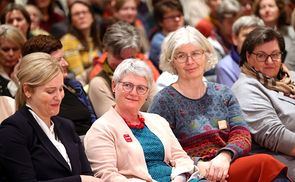 foto: VOLKER WEIHBOLD 100 jahre frauenwahlrecht welt der frau promenadengalerien linzOÖ. Frauenforum 2019