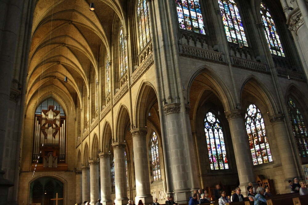 Der Hartkirchner Chor 'cantus toccare' bei der Vesper im Linzer Mariendom