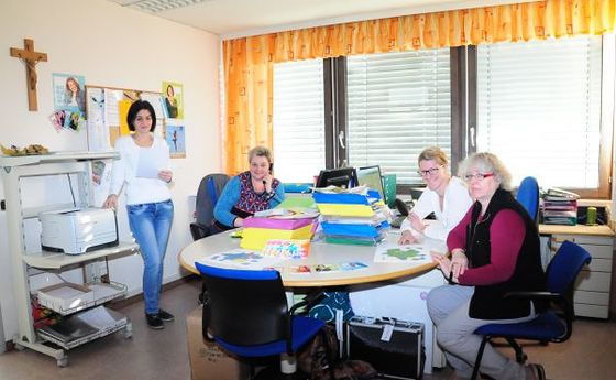 Tanja Milisic (Veranstaltungsadministration), Adelheid Kaiser (Bereich Pfarre und Dekanat), Ute Kopatsch (Aktion Familienfasttag), Veronika Schürz (Mitgliederservice) im Sekretariat