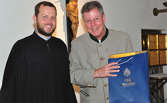 Serbisch-Orthodoxer Priester Nikola Pantić und Stadtpfarrer GR Mag. Gerald Geyrhofer 