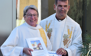 Elisabeth 'Sissy' Strigl und Pfarrer Reinhard Bell