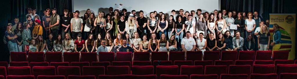 Alle Teilnehmer:innen an der Filmgala auf einem Bild