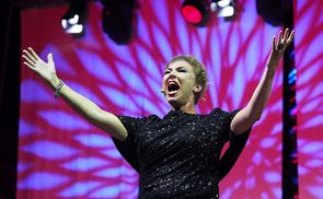 Annette Dasch brillierte als Hanna Glawari       